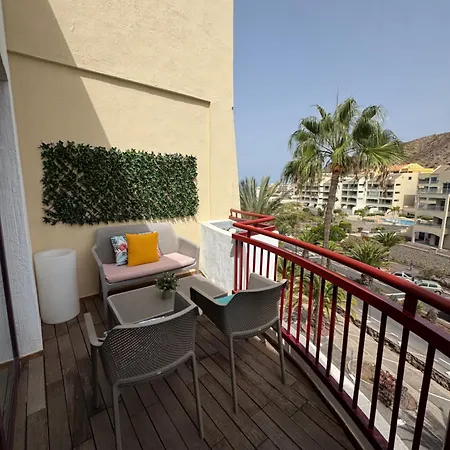 Lejlighed With Pools And Ocean Views